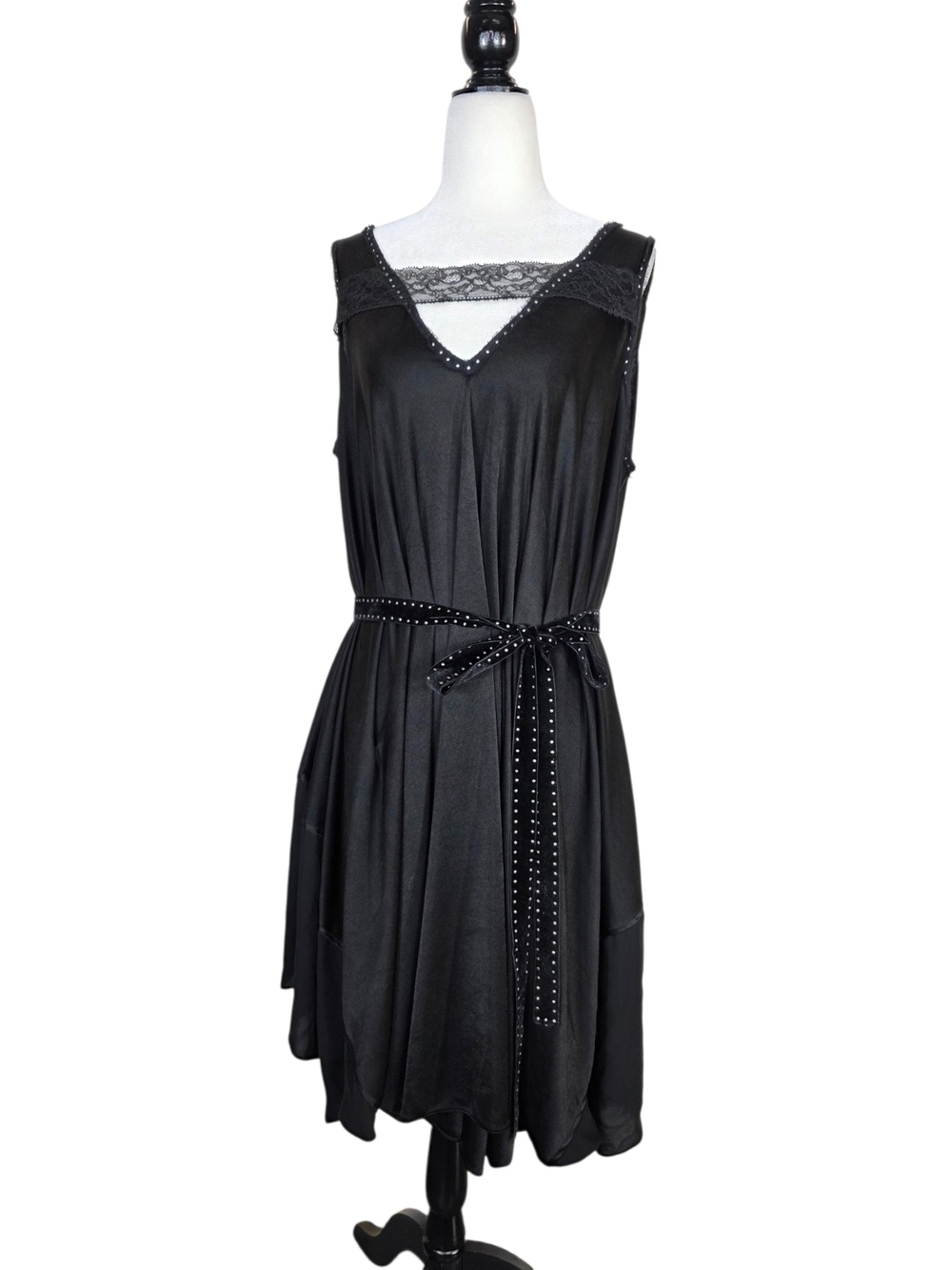 BCBGMaxAzria Black  Silk Contrast Flowy Lace-Yoke Studded Tie-Waist Midi Dress